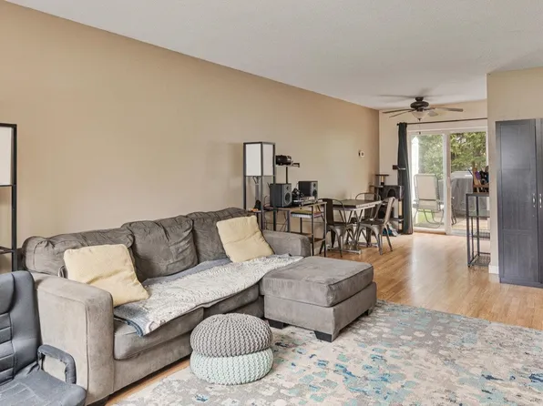 R4 Grandview Drive, South Burlington, VT 05403