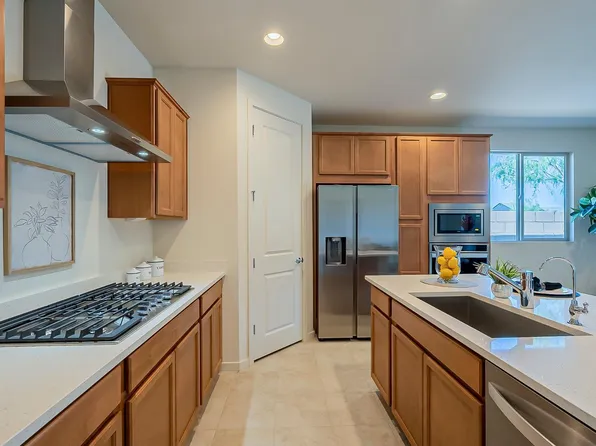 5944 E Melinda Ln, Phoenix, AZ 85054