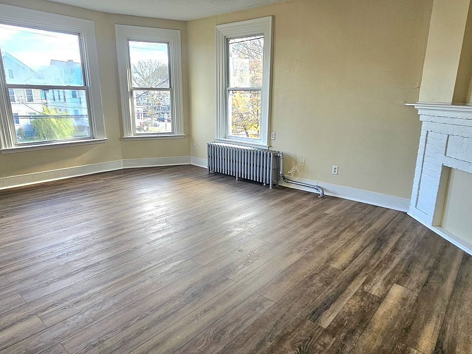 1st image of 104 Sherman Ave APT 6