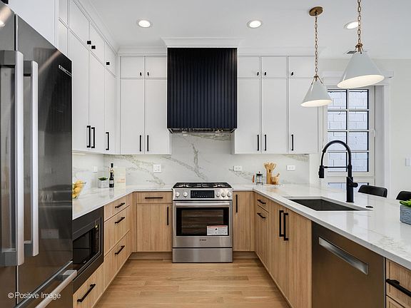 2nd image of 1942 W Belmont Ave #2E