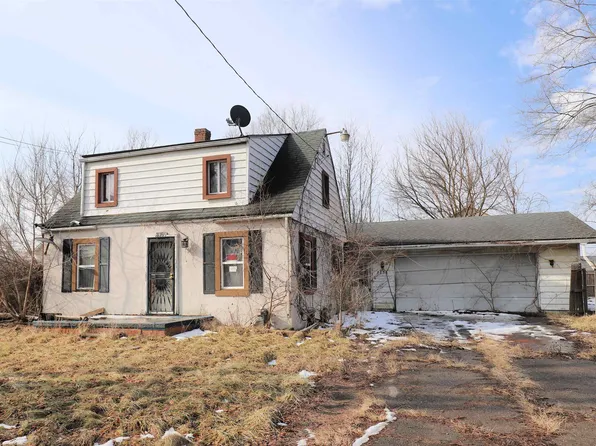 3056 Shaw St, Burton, MI 48529