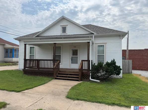 709 Ella St, Beatrice, NE 68310