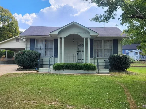 302 Denson St, Valley, AL 36854