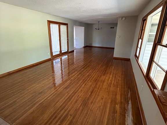 4th image of 25 N Beech Rd
