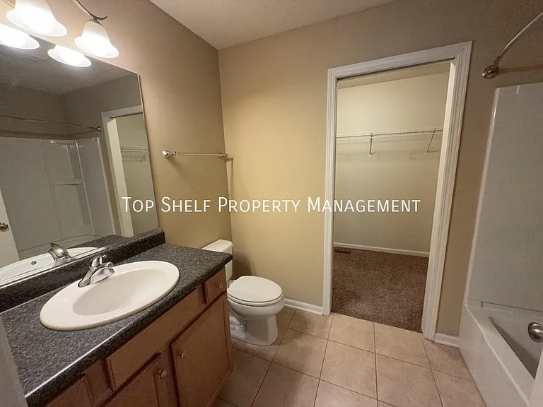 3707 NE Marissa Ln — Photo 10