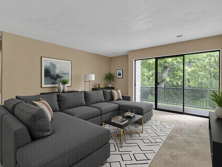Woodhill Apartments — Photo 20