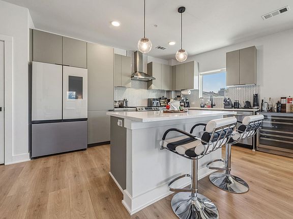 4th image of 2500 Longview St Unit 300