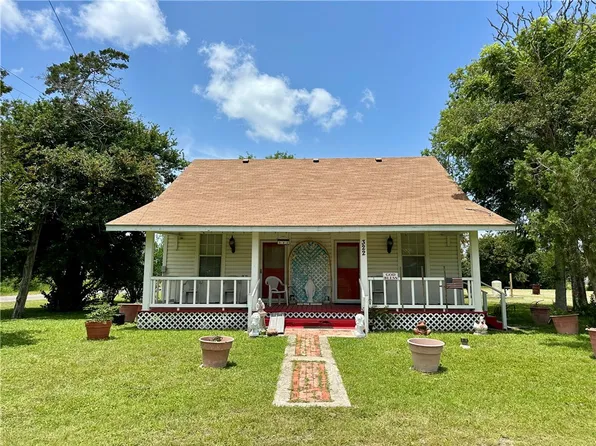 322 S 7th St, Skidmore, TX 78389