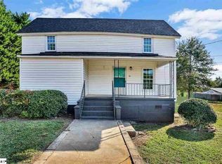 13 Smythe St, Pelzer, SC 29669