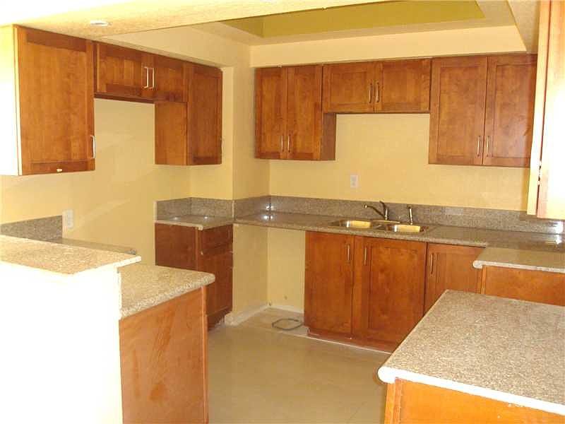 1st image of 15704 NE 11th Ct
