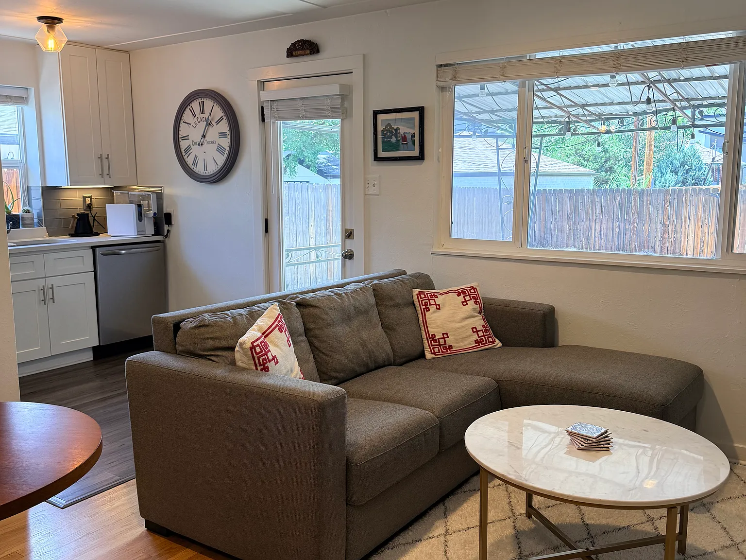 1 bed, 579 sqft, $2,400 — Photo 3