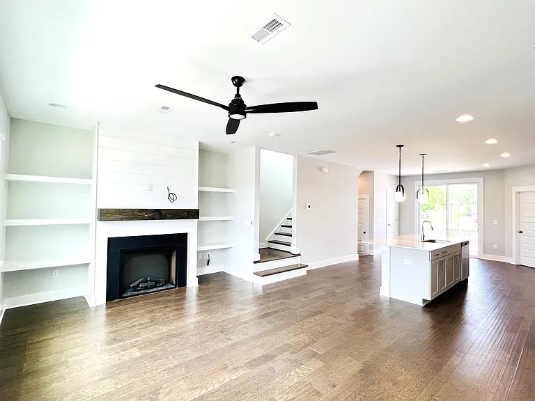 8530 Silsbee Dr — Photo 10
