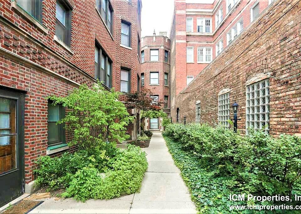 1st image of 624 W Roscoe St 2d-floor 2