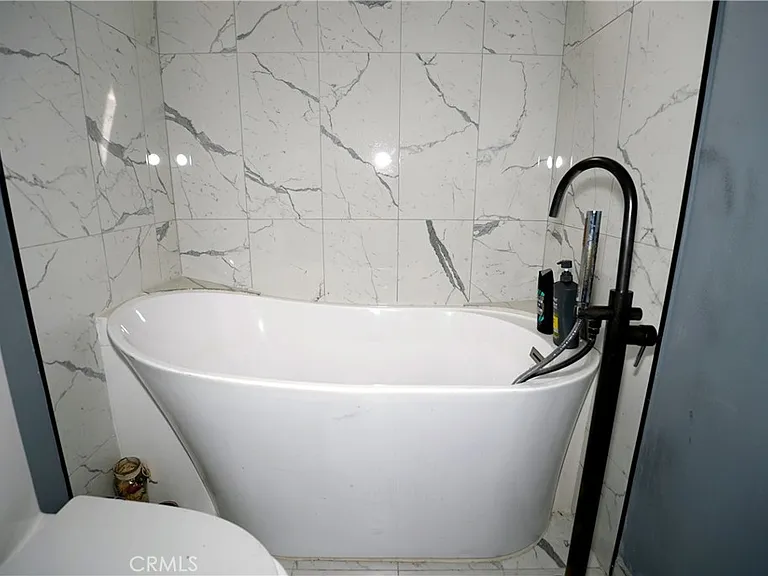 18954 Sherman Way #3 — Photo 27