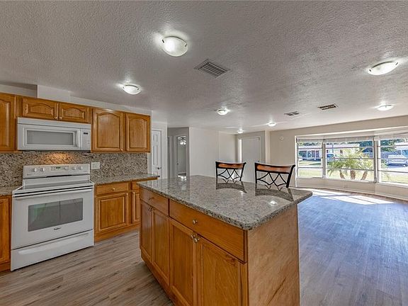 4th image of 3163 Eden Mills Dr