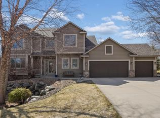 16650 Hearthside Ct, Lakeville, MN 55044