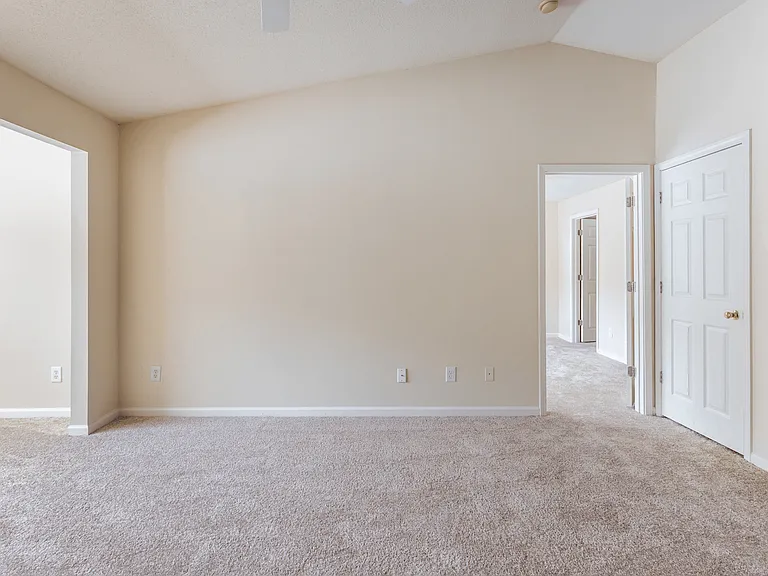 The Retreat at Grande Lake Apartments — Photo 35
