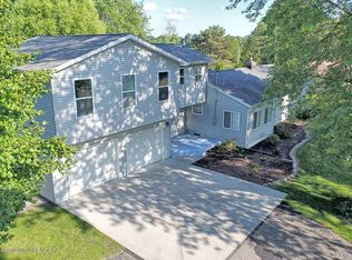 15261 Wood Rd, Lansing, MI 48906