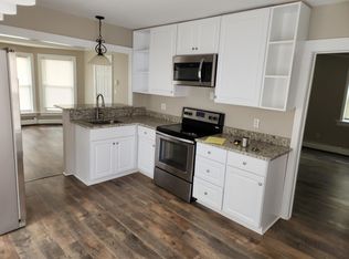 125 W Main St APT 1, Georgetown, MA 01833