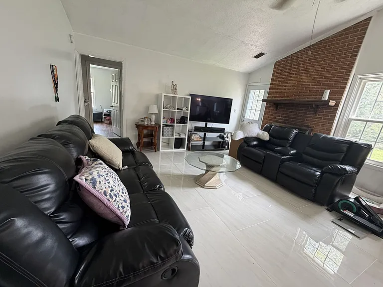 1501 Millington Dr — Photo 11