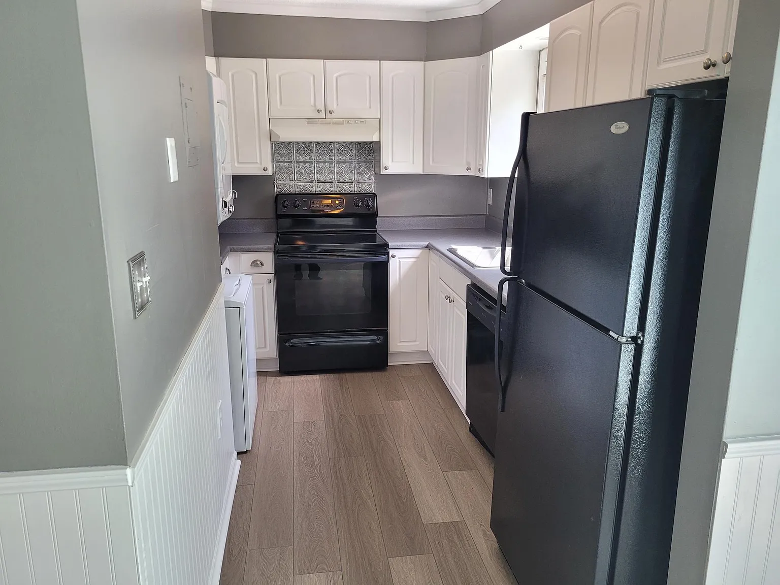 2 bed, 1.5 bath, 1000 sqft, $1,649 — Photo 3