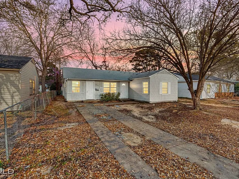 2770 Parkridge St — Photo 1