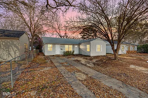 2770 Parkridge St Photo 1