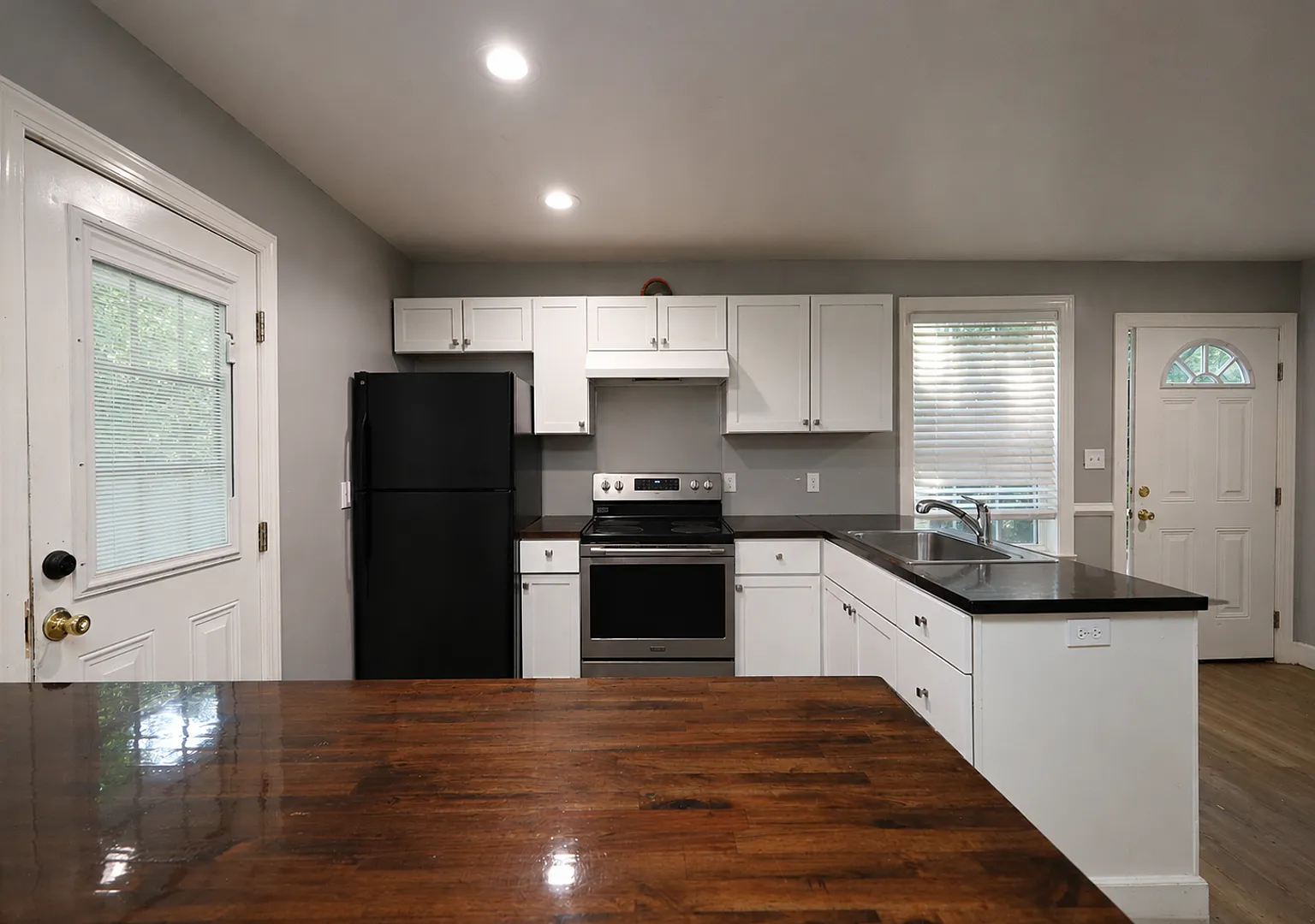 522 1/2 Green Street — Photo 2