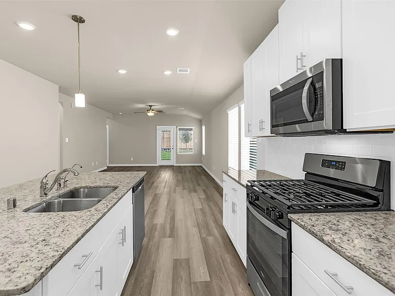 18095 Martin Pines Dr — Photo 10