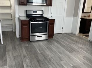 22 Eastman St APT 6, Warwick, RI 02886