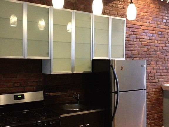 2nd image of 1341 Hancock St #32