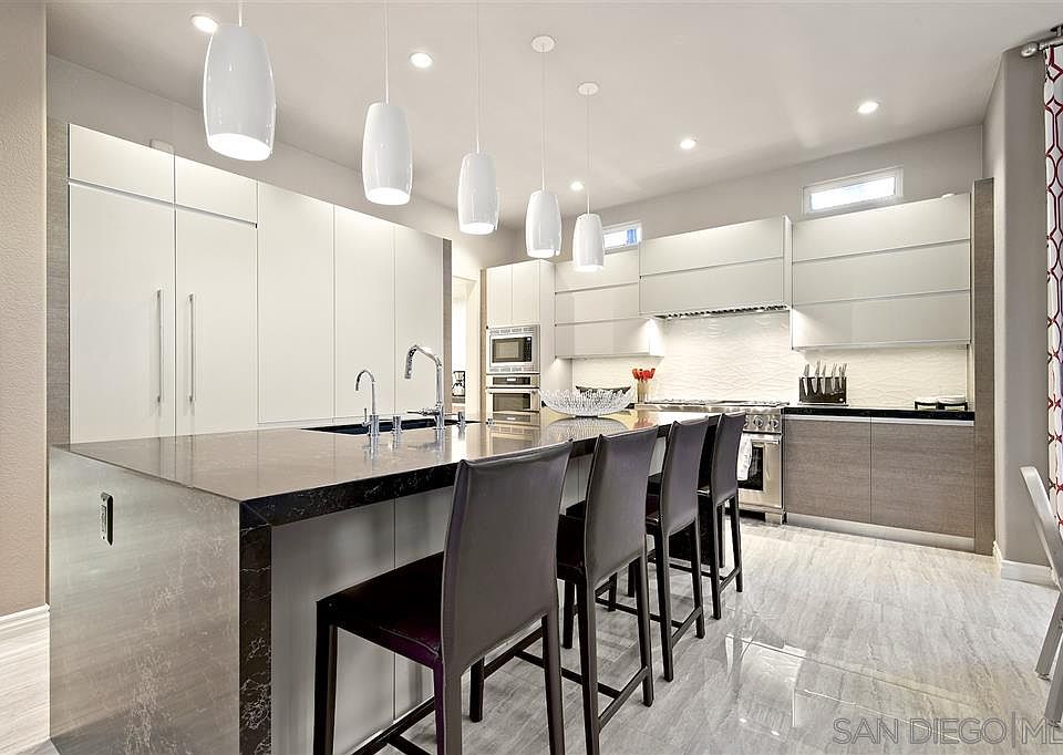 2nd image of 3904 Lago Di Grata Cir