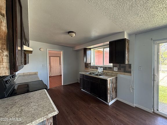 4th image of 4932 E BEVERS Street