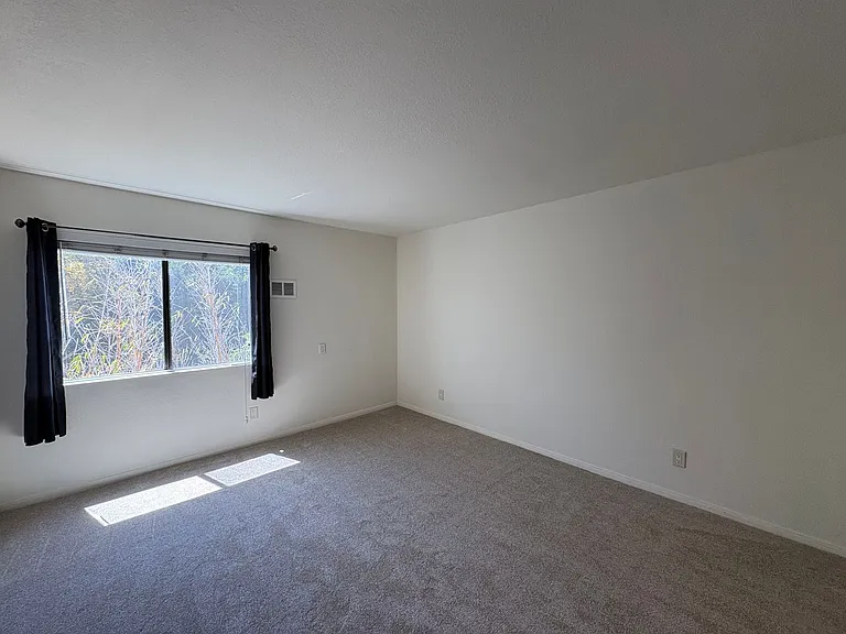 2930 Broadway #50 — Photo 4