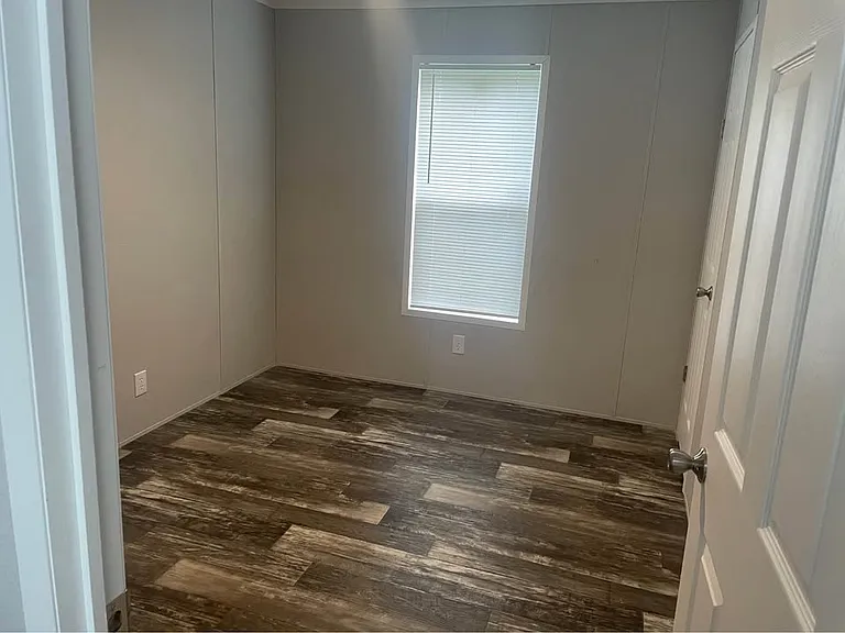 1390 Philpot Rd — Photo 12