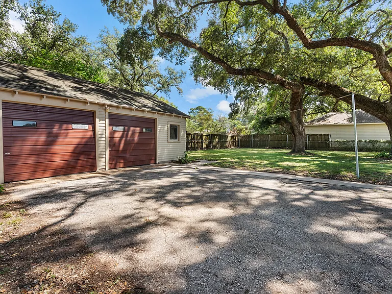940 Hardeman St — Photo 19