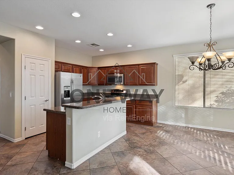 18815 E Swan Dr — Photo 10