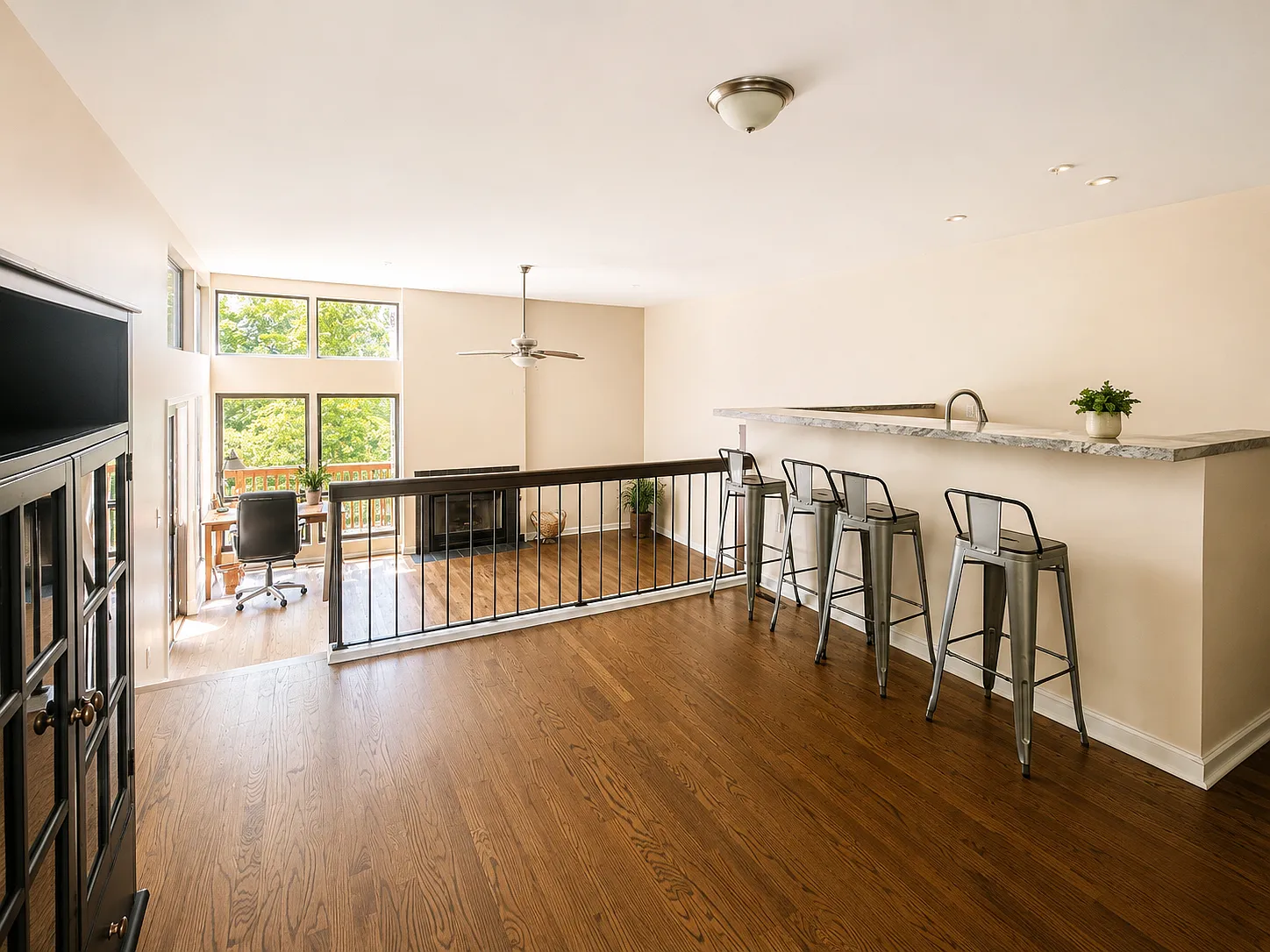 2 bed, 900 sqft, $1,700 — Photo 3