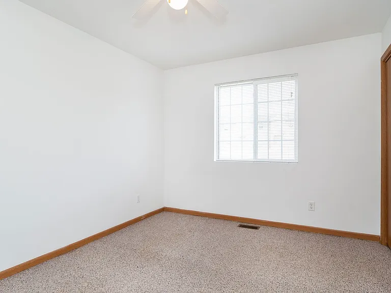 944 Fotis Dr — Photo 2