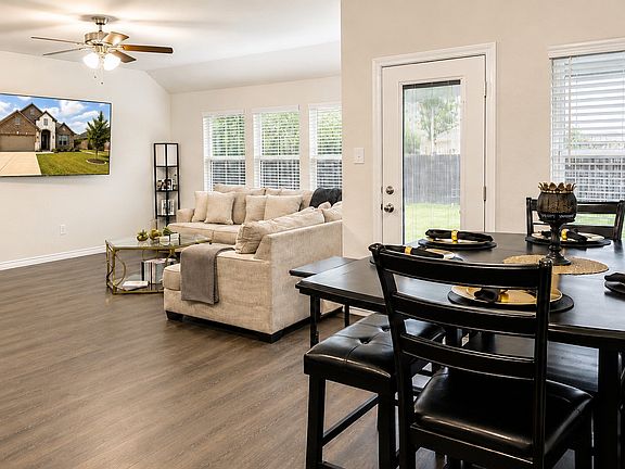 5th image of 800 Goldenrod Ln