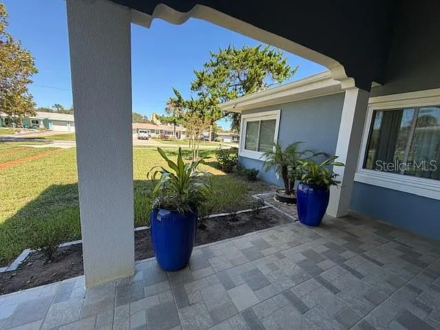 3 bed, 3.0 bath, 1588 sqft, $2,900 — Photo 2
