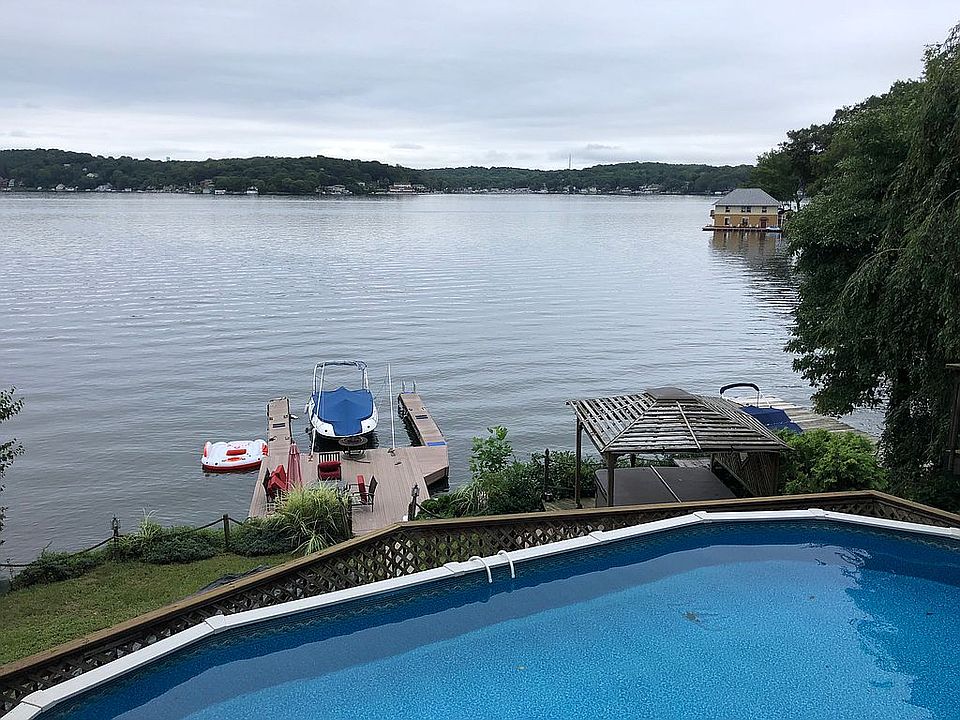 1st image of 3 Lakeland Dr
