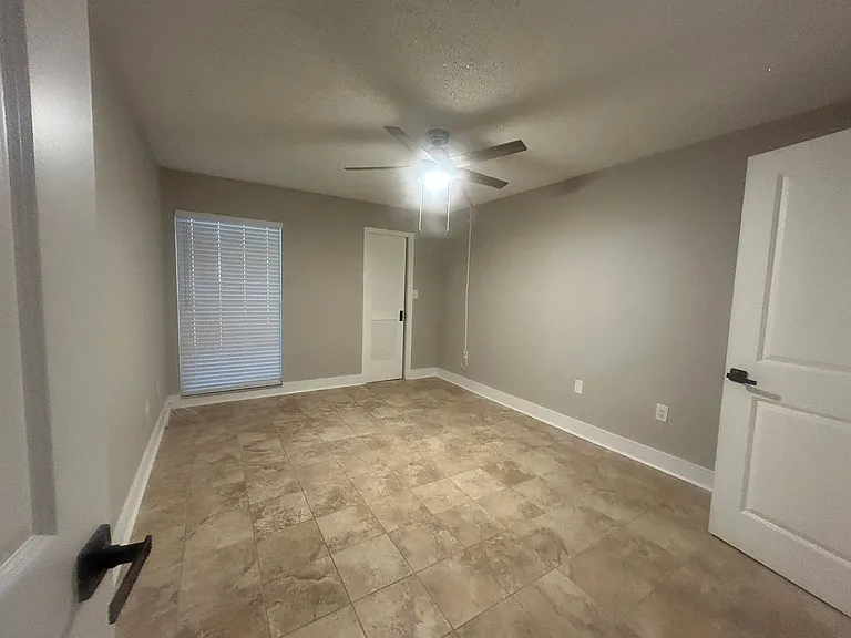 4901 Onyx Ln #102 — Photo 10