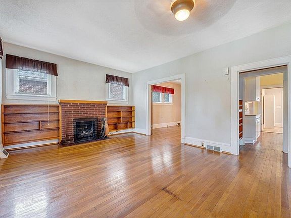 3rd image of 4323 Delray St NW