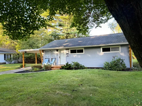 14977 Lakeshore Dr, Grand Haven, MI 49417