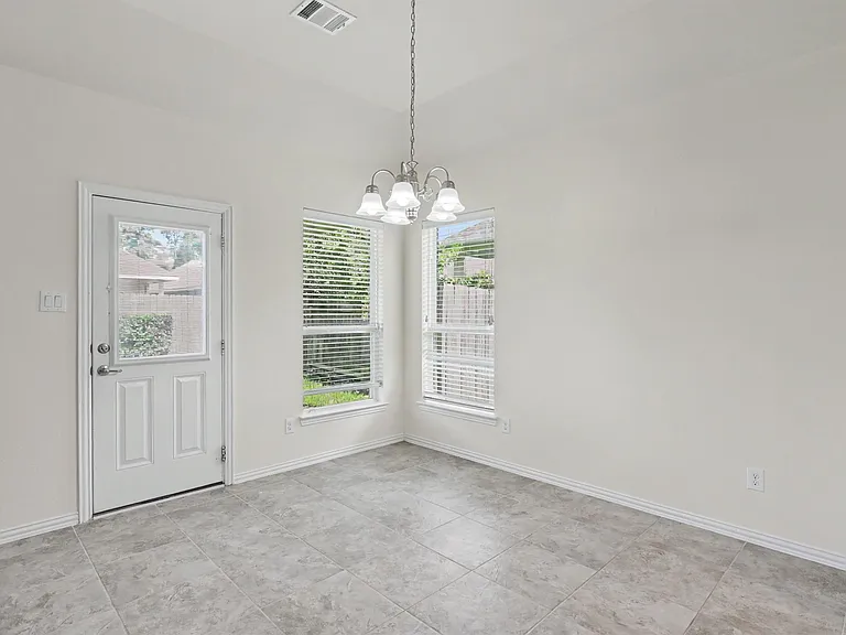 21327 Somerset Shores Xing — Photo 12