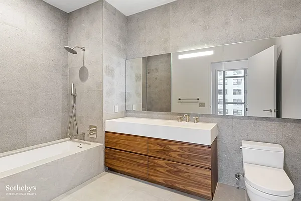 Rented by Sotheby's International Realty | media 34