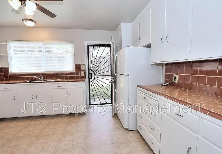 4439 V St #1 — Photo 24