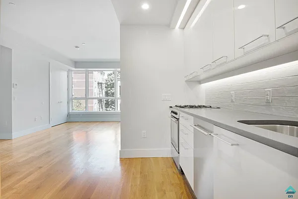 Rented by EXR | media 21