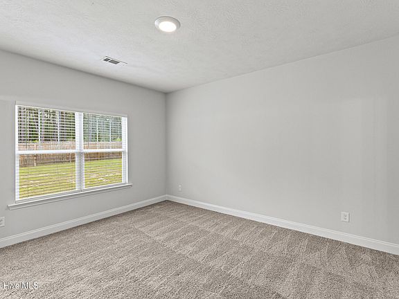 5th image of 132 Willow Oak Circle
